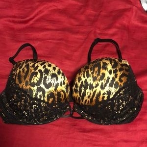 32B Victoria’s Secret Bombshell